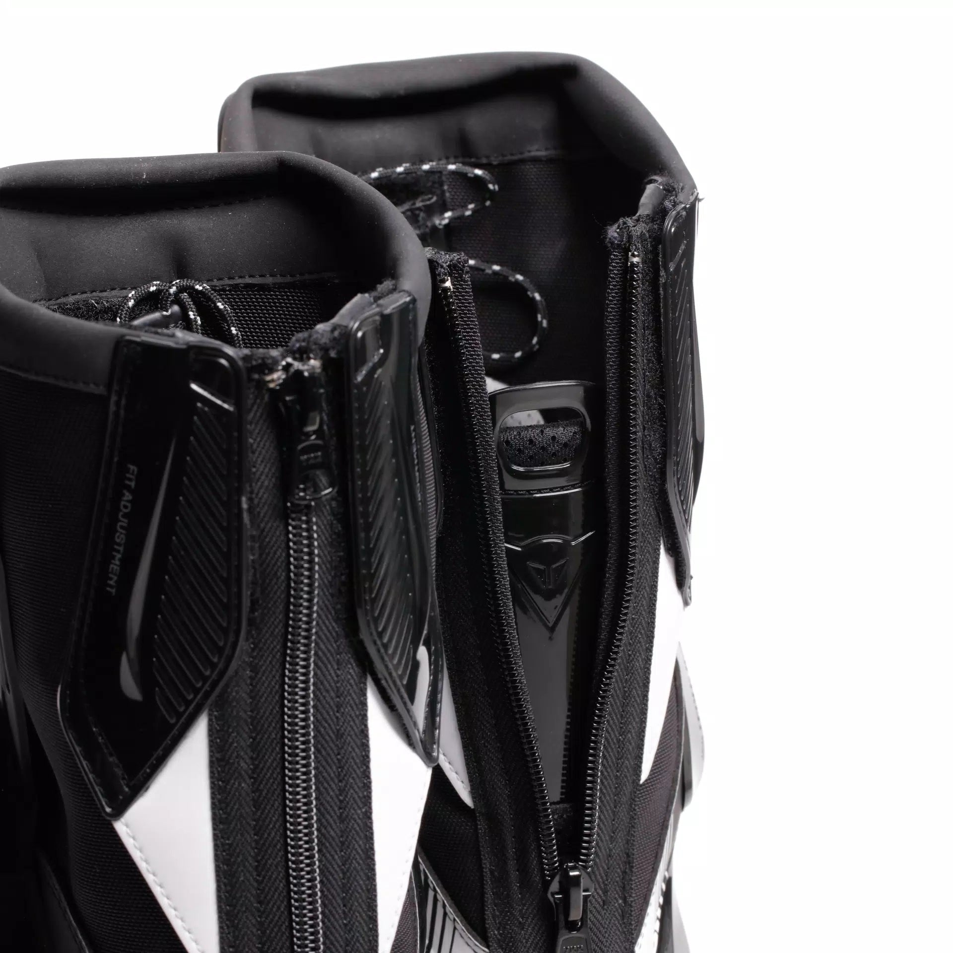 Coppia di Bainese 4 corse aeree e stivali motociclistici per le strade estate | Uomini | Nero/nero/rosso | 2017900086n3200