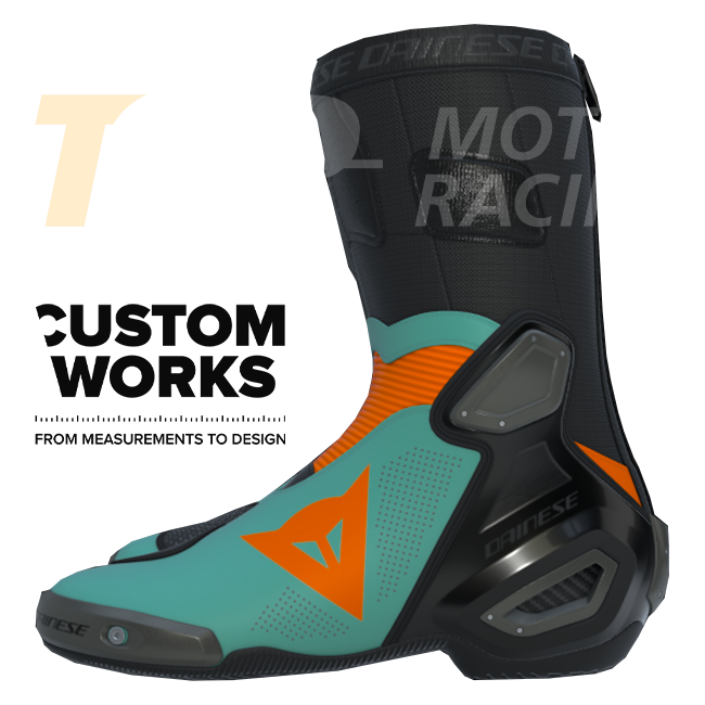 Dainese Axial 2 Air stivali da corsa e strada per moto | Uomo | Arancio Fluo / Blu Mare di Sardegna | Custom Works 
