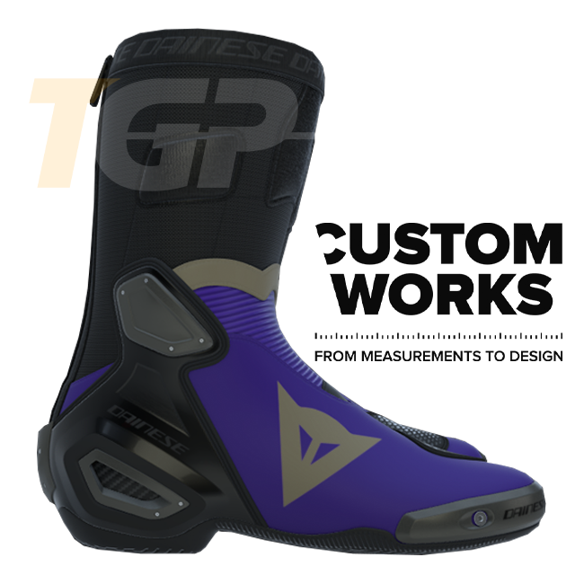 Dainese Axial 2 stivali da motociclista Racing e strada | Uomo | Viola / Magnesio | Custom Works 