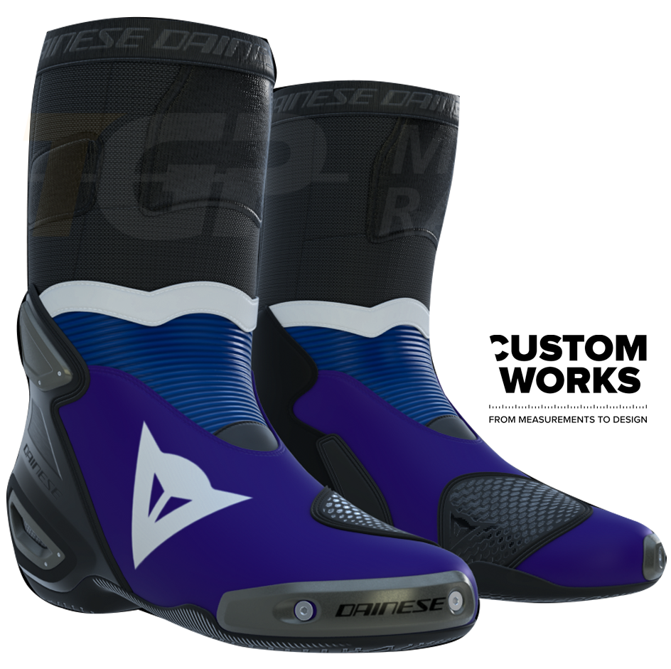 Dainese Axial 2 Racing e stivali da motociclismo stradali Prima Pramac Yamaha MotoGP Replica | Uomo | Viola / Blu Yamaha / Bianco | Custom Works 