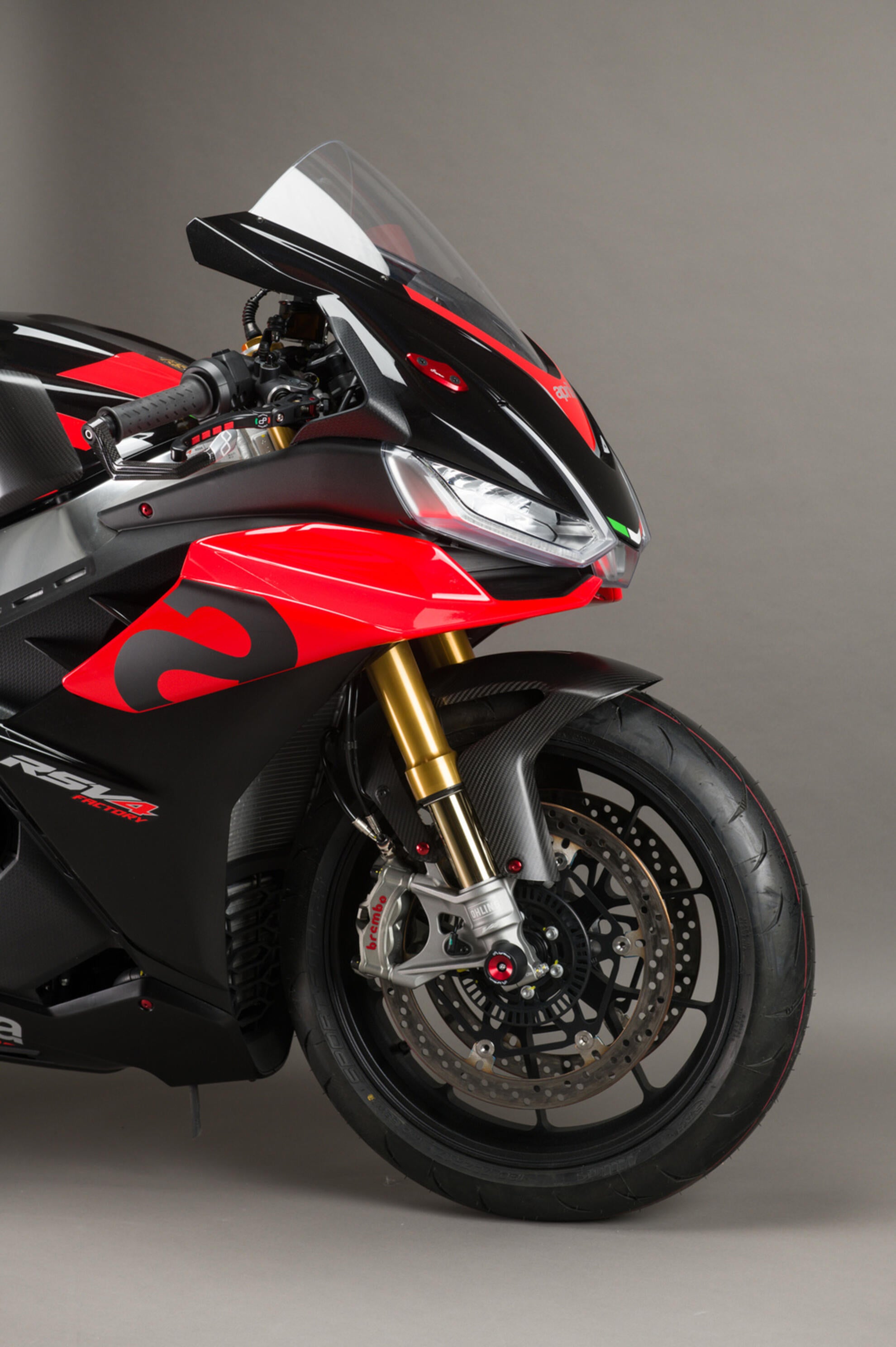 Parafanghi anteriori in carbonio tech light Aprilia RSV4/RR/1100 (21-25) CARA0610