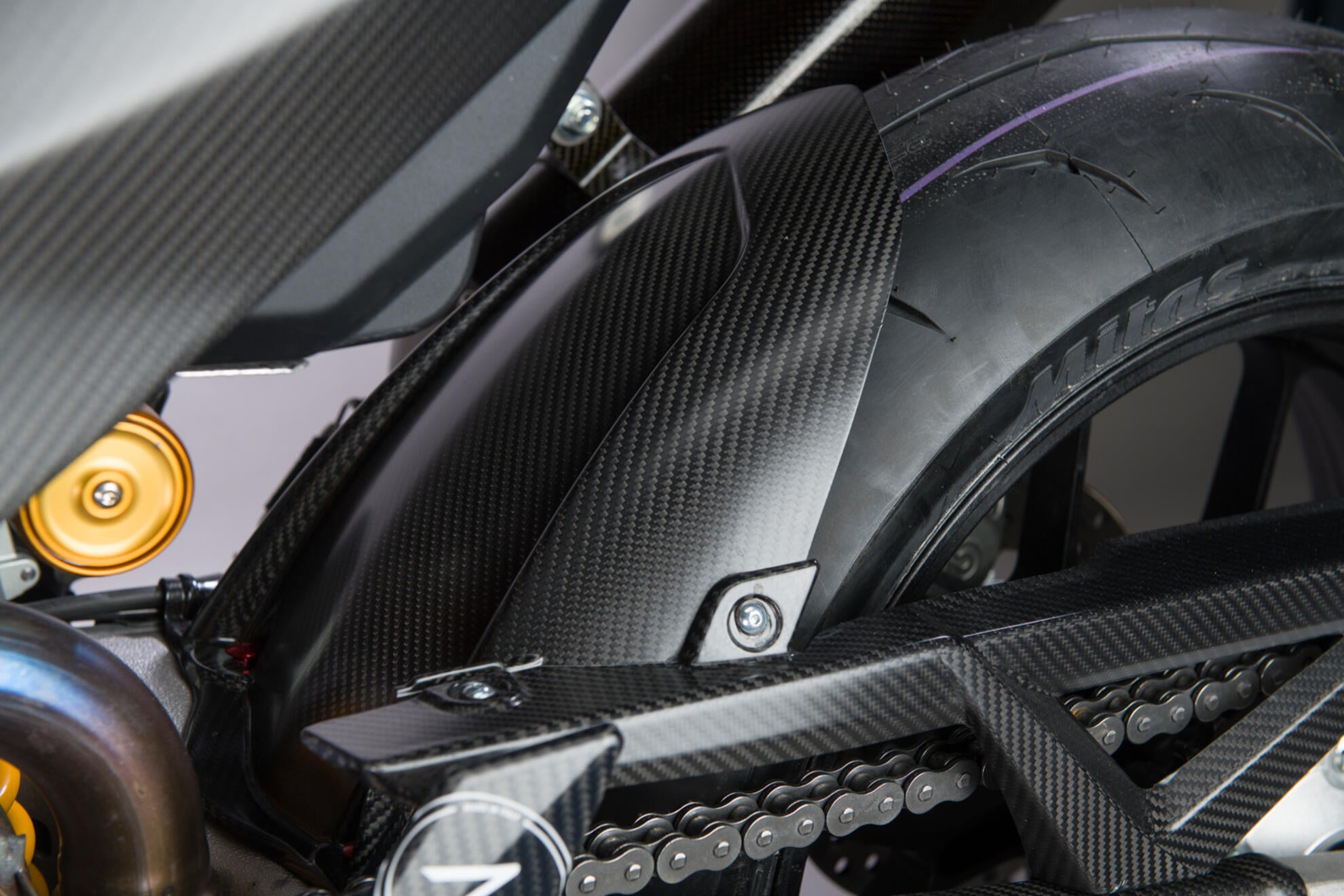 Fender Carbon Light Tech posteriore Aprilia RSV4/RR/1100 (21-25) CARA2020