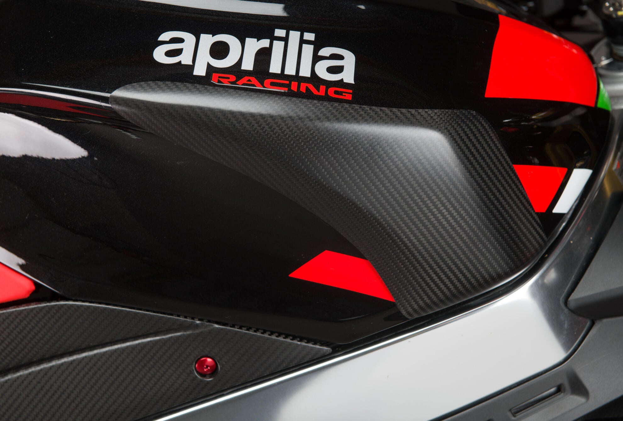 Protezione del serbatoio protezione da carbone Lightch Aprilia RSV4/RR/1100 Factory (21-25) CARA2090