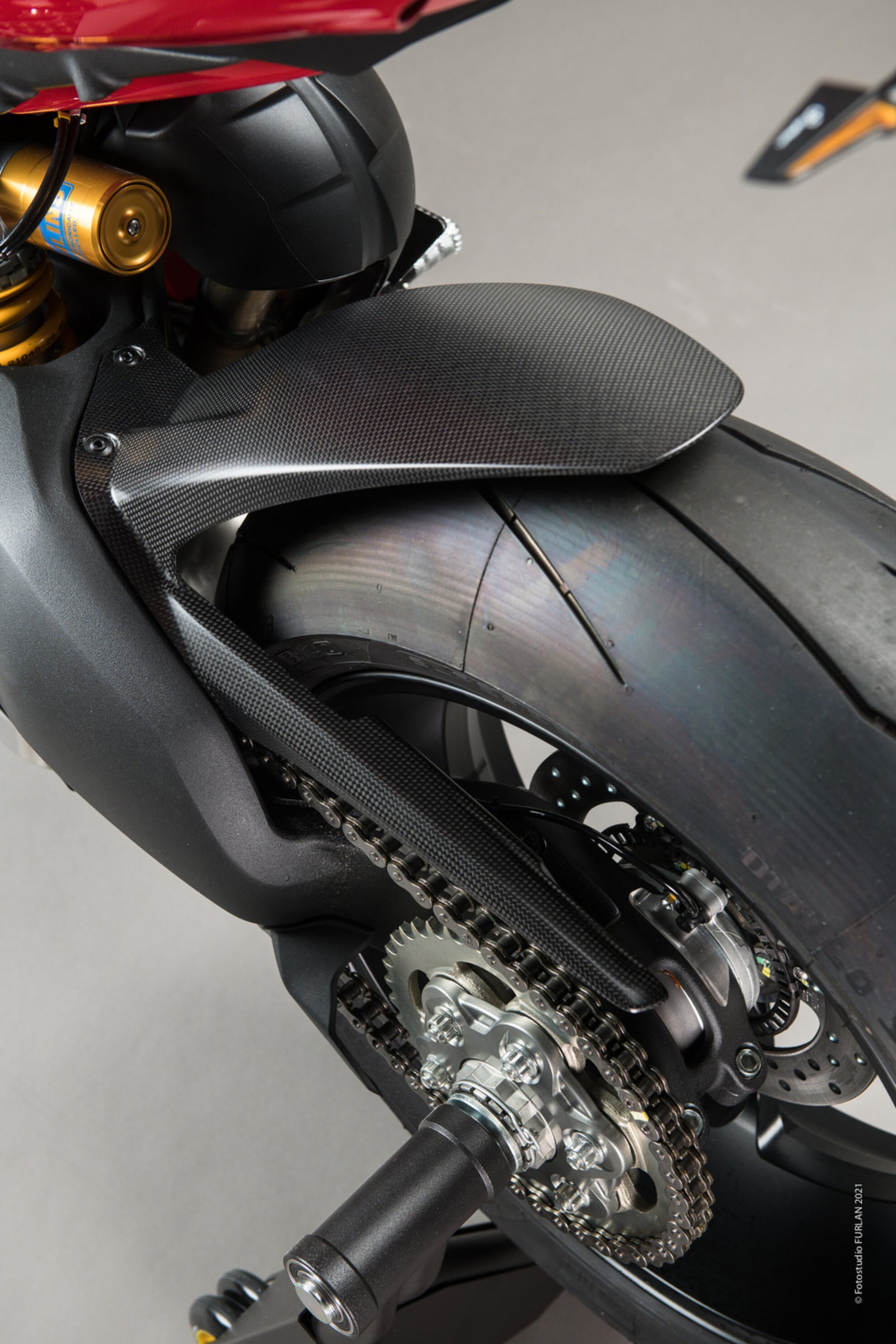 Paraurti posteriore in carbonio LighTech Ducati Panigale V4/S/R (18-24) CARD0820 