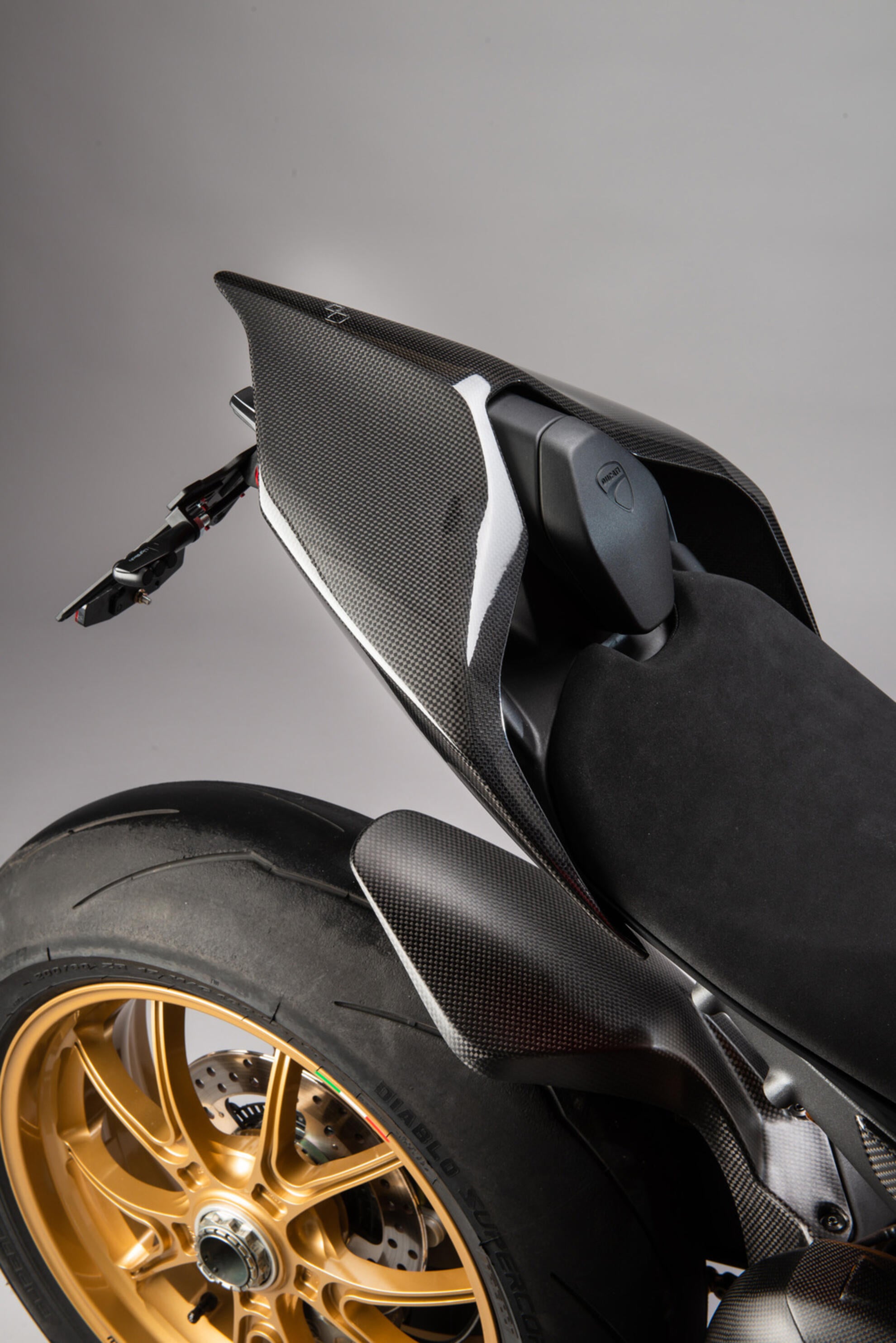 Carena posteriore in carbonio LighTech Ducati Panigale V4/S/R (18-24) CARD0890 