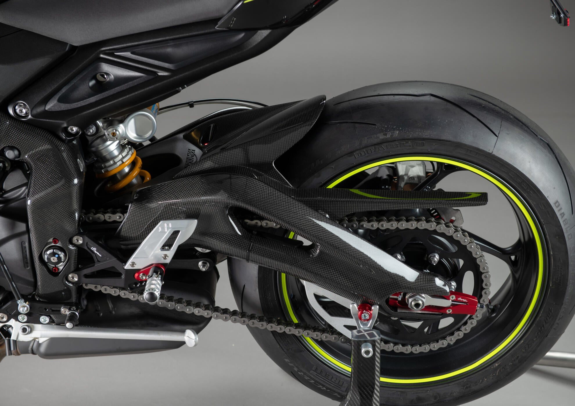 Coperture oscillanti Lightch Carbon Triumph Street Triple 765 S / R / RS / Moto2 (17-25) CART2460