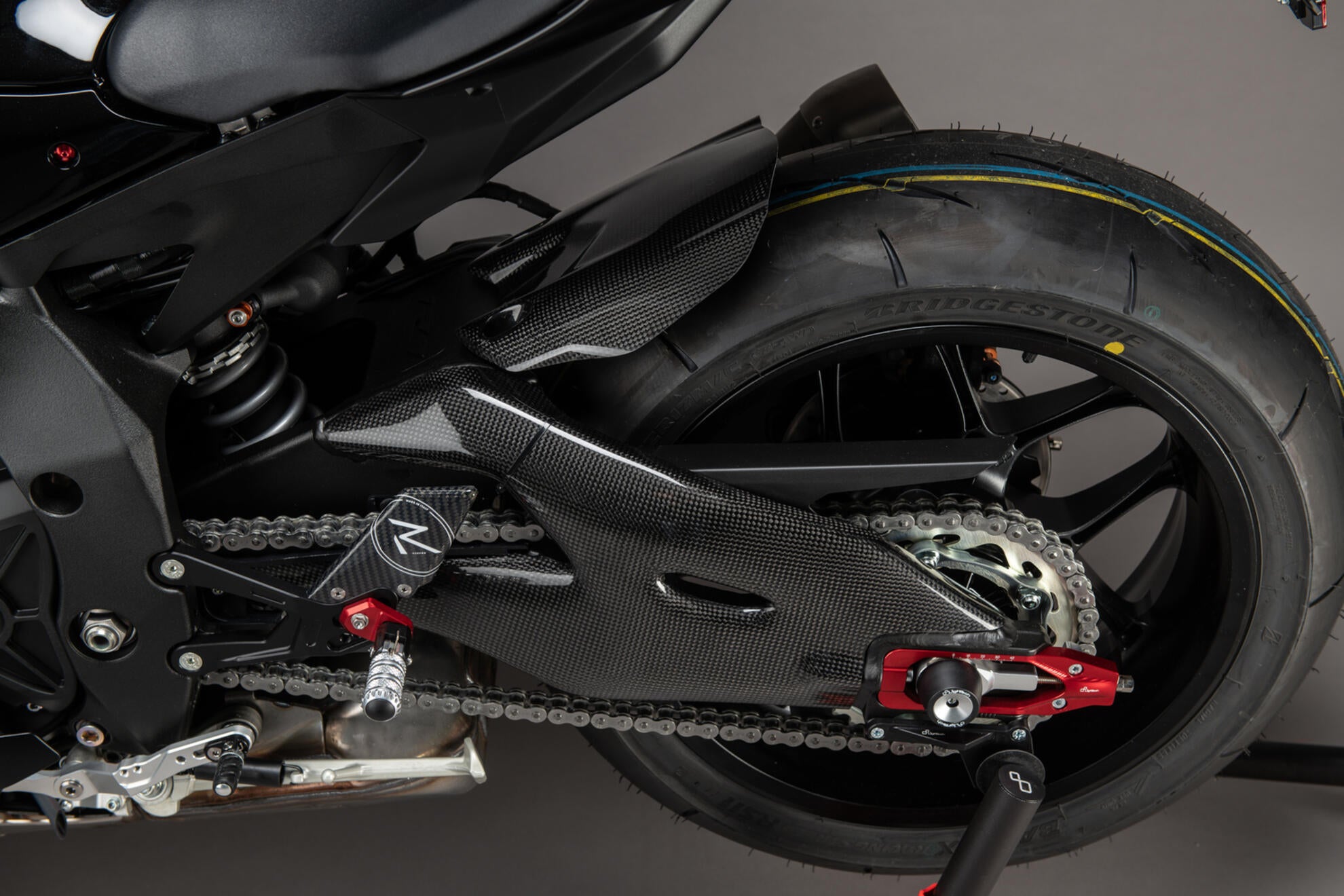 Paraurti posteriore in carbonio LighTech Yamaha YZF-R1/M RN32, RN49 & RN65 (15-25) CARY5020 