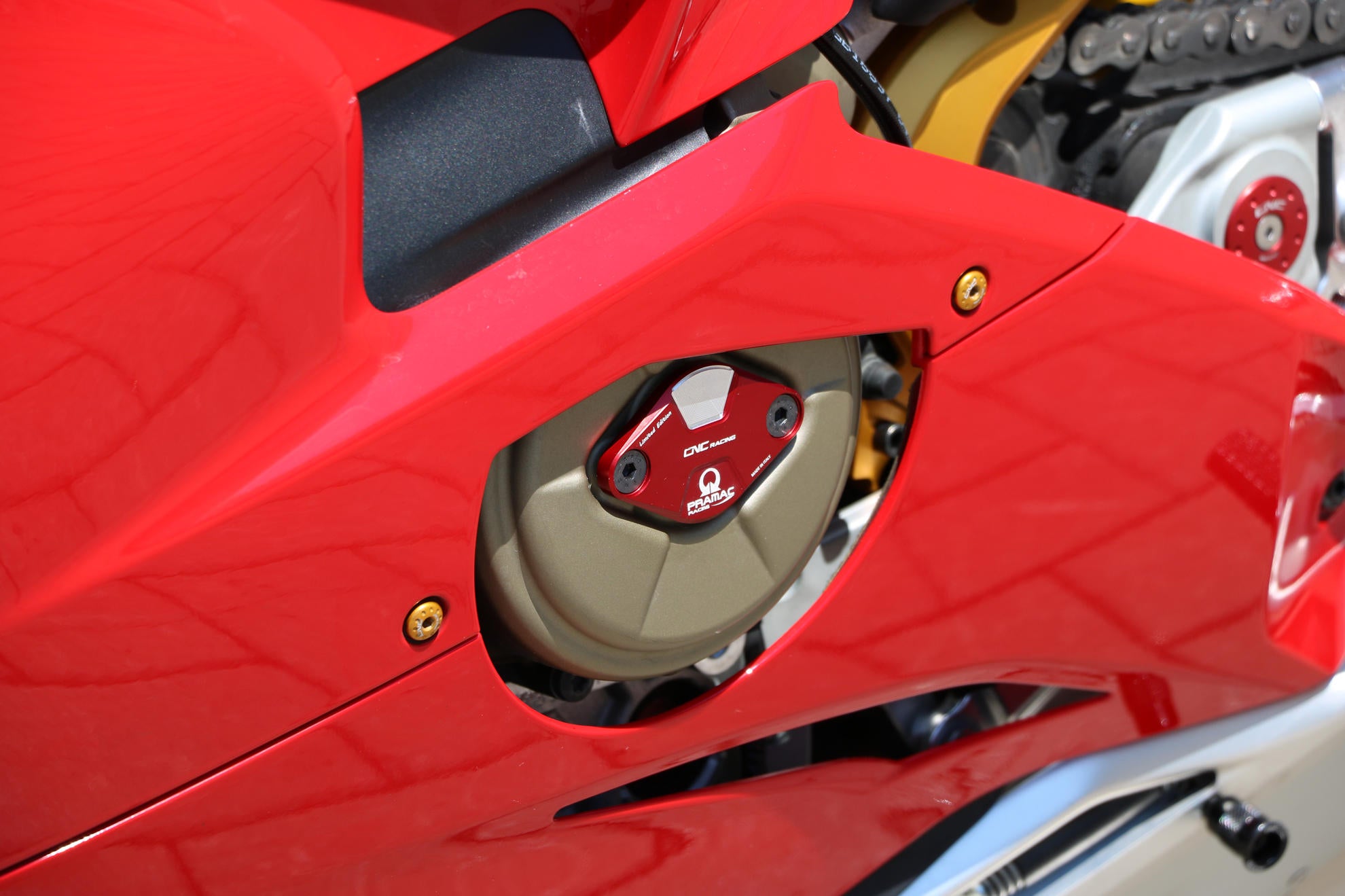 Coperchio di accensione / Copertura di ispezione del tempo Pramac Racing Edizione Limitata CNC Racing Ducati Panigale V4/S (2025) CF266PR 