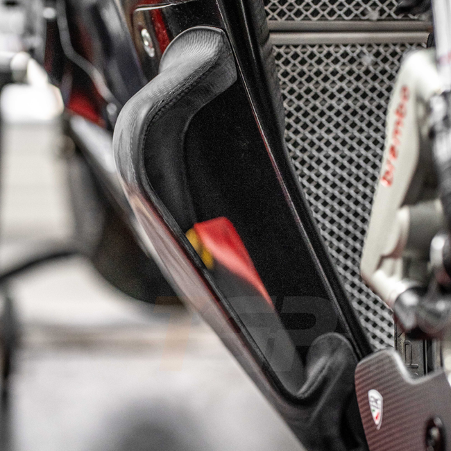 Set di Sidepods Angolari Lavatex AP Carbon Line Ducati Panigale V4/S/R (25-26) 