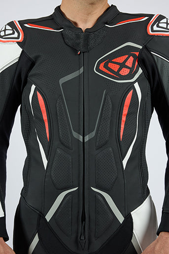 IXON Demonio Tuta intera Tuta in pelle – Tuta da corsa perforata | Uomo | Nero/Bianco/Rosso 