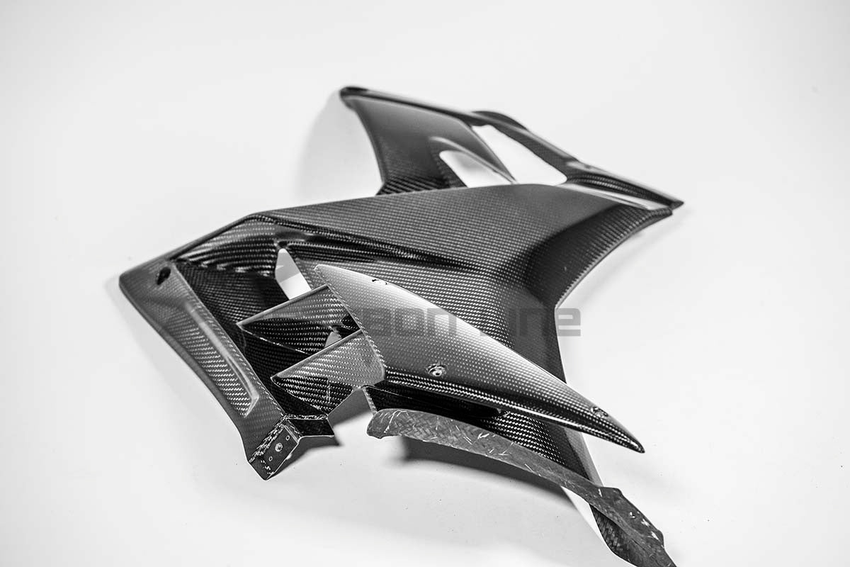 Parte laterale sulla linea di carbonio AP da 200 g di sinistra Aprilia RSV4/RR/1100 (21-25)