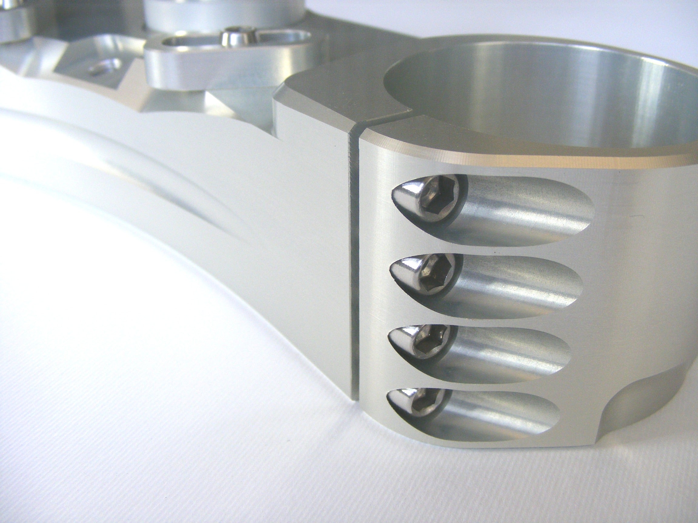 Ponte Gabel per parti speciali IMA con un Ducati Panigale V4/s regolabile (2025)