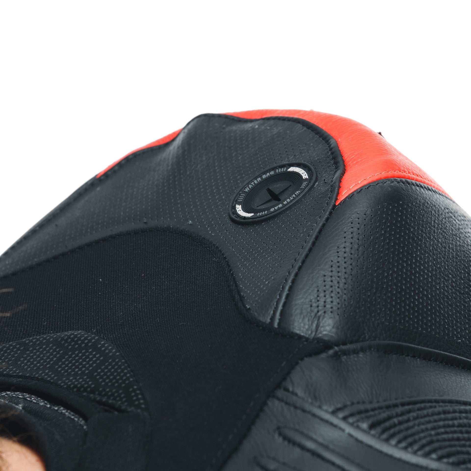 DAINESE MISANO 3 D-AIR® in pelle monopezzo Combinazione per airbag Perforata Airbag Suit | Uomini | Rosso