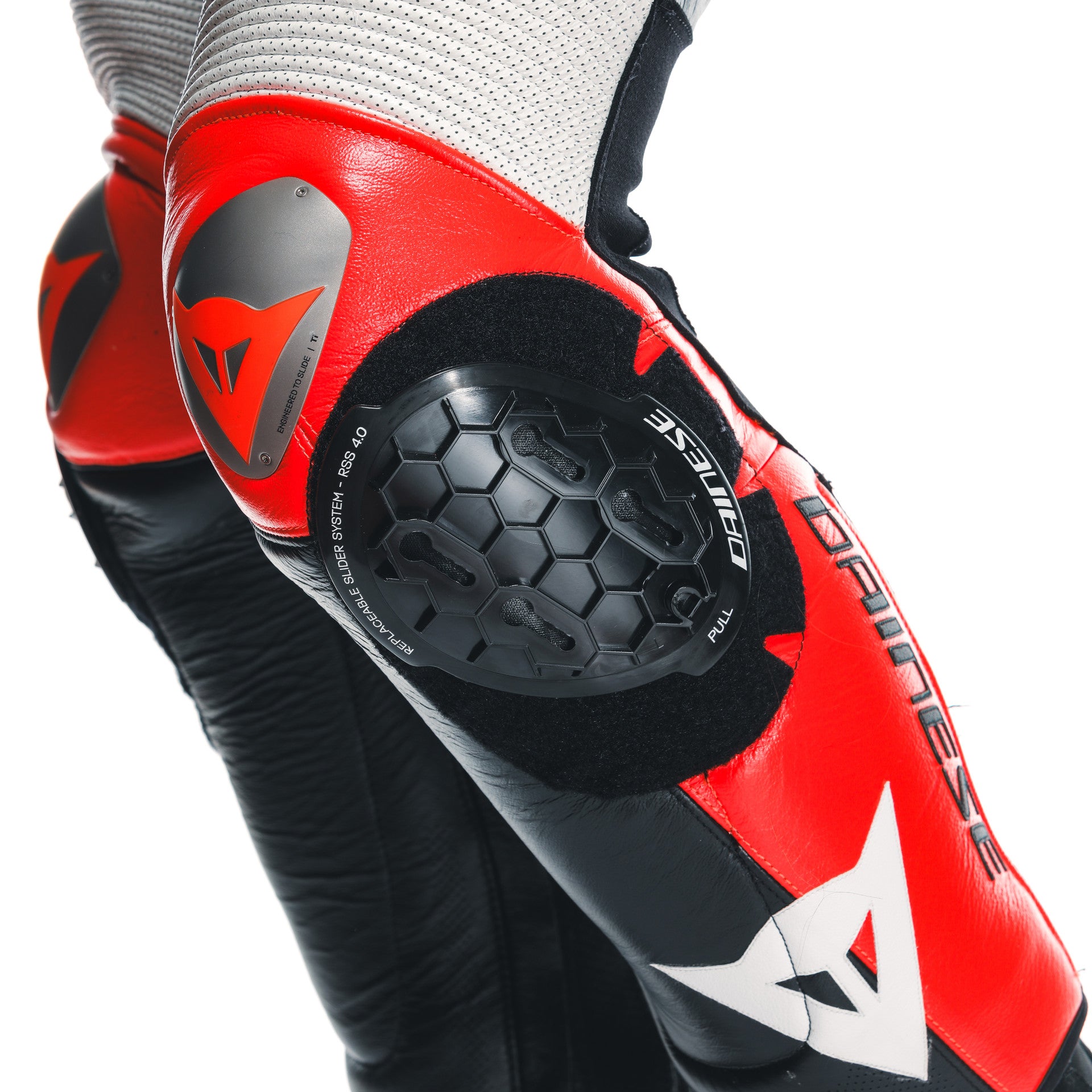 Mugello 3 D-AIR® Dainese Combinazione in pelle monopezzo. Uomini | Nero/rosso