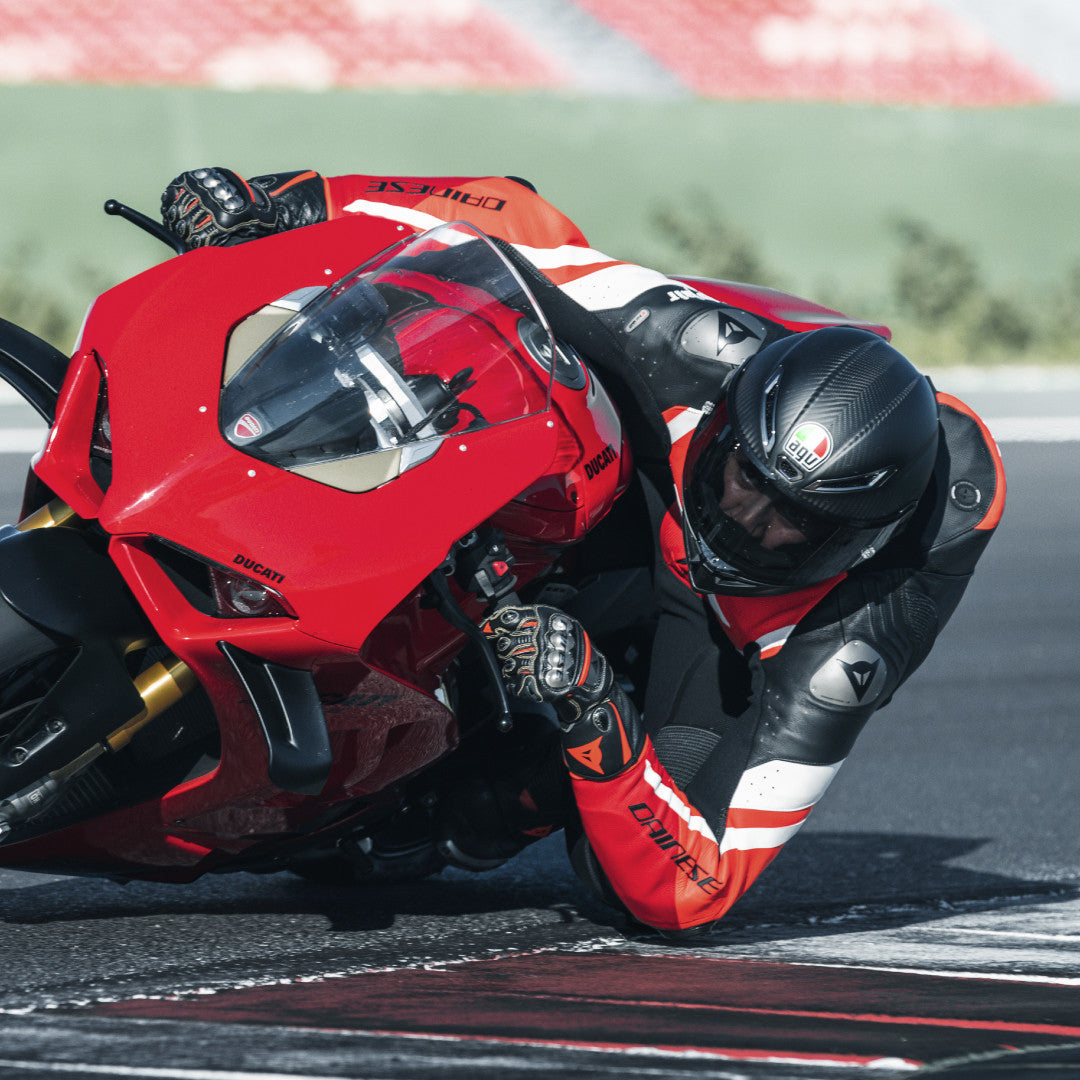 DAINESE MISANO 3 D-AIR® in pelle monopezzo Combinazione per airbag Perforata Airbag Suit | Uomini | Rosso
