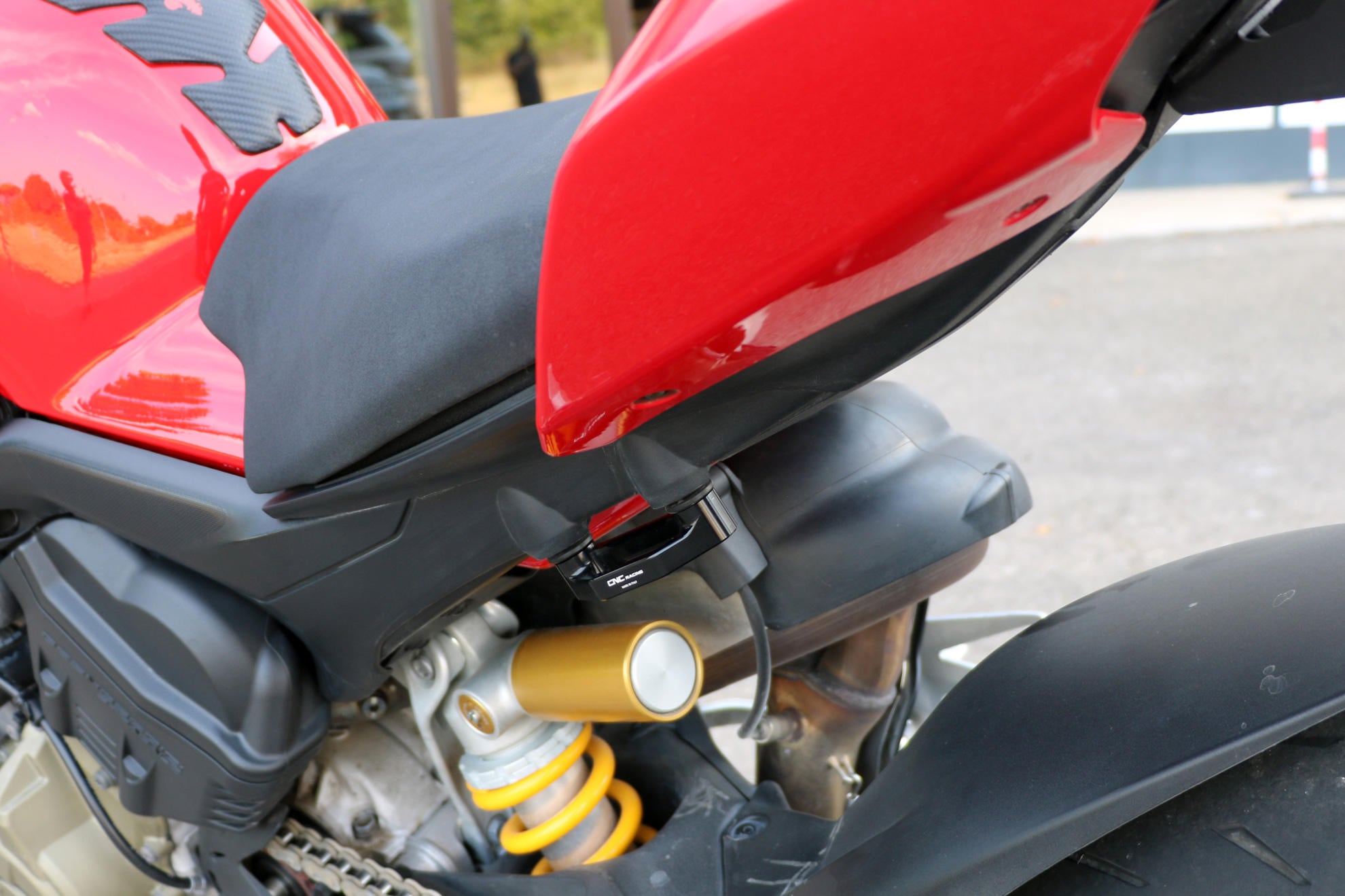 Pannelli di copertura per pedane passeggero in alluminio CNC Racing Ducati Panigale V4/S (2025) PET52 