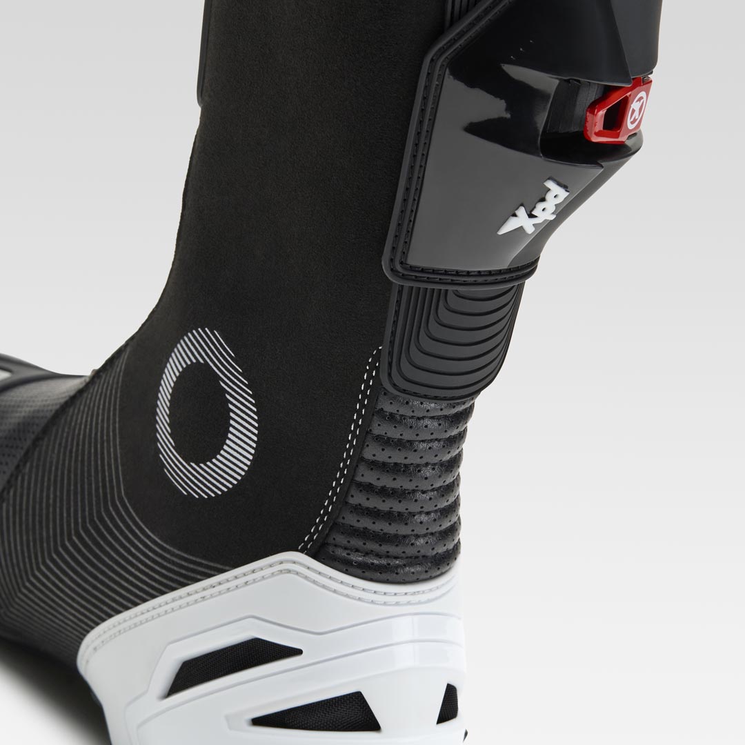 Stivale da moto da corsa e da strada XPD XP9-S AIR perforato | Uomo | Bianco/Nero 